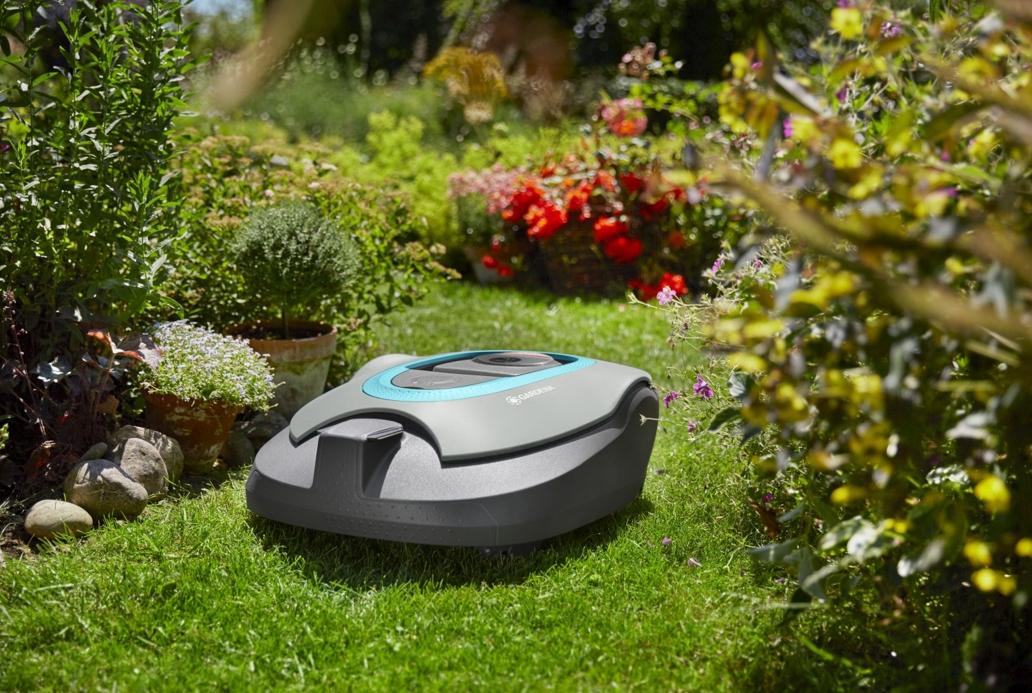 Prezentarea mașinii de tuns iarba robot Gardena Sileno+ 2000 smart