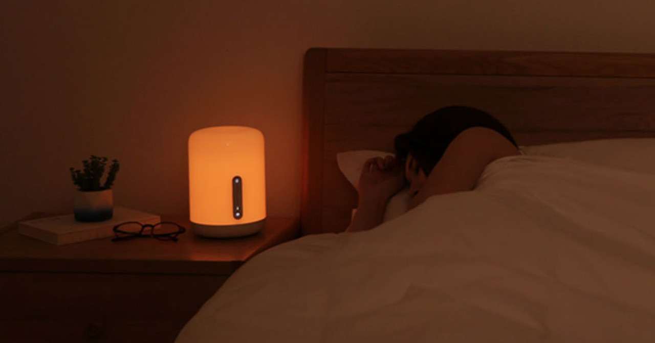 Prezentare Xiaomi Mi Bedside Lamp 2
