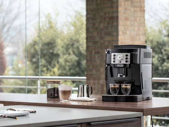 Vă prezentăm aparatul de cafea De'Longhi ECAM 22.110 B Espresso
